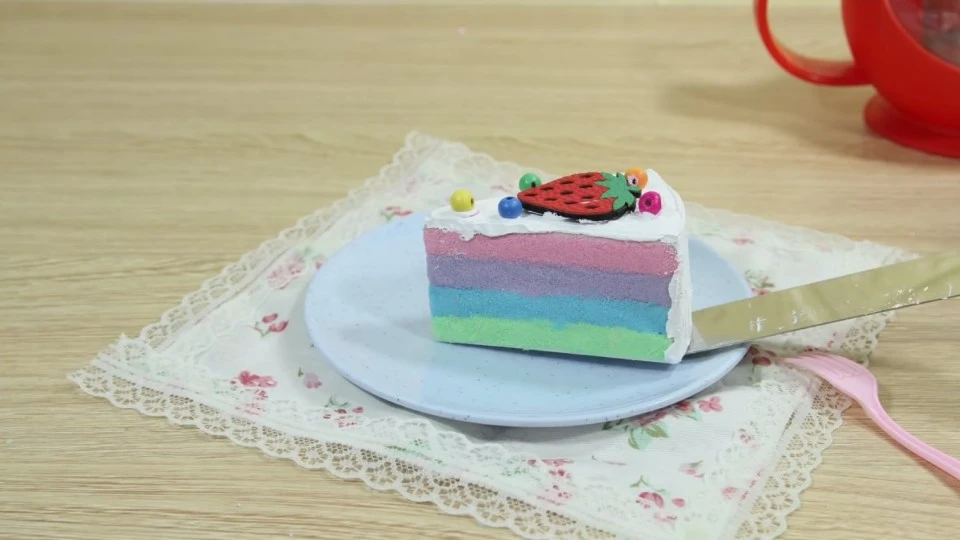 定格动画：用文具做一个生日蛋糕